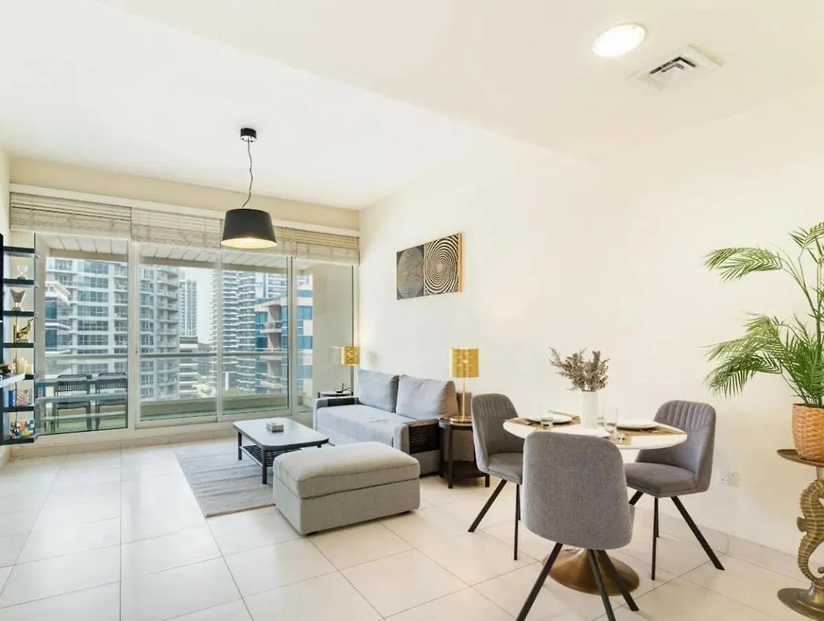 Luxury One Bedroom In Dubai Marina